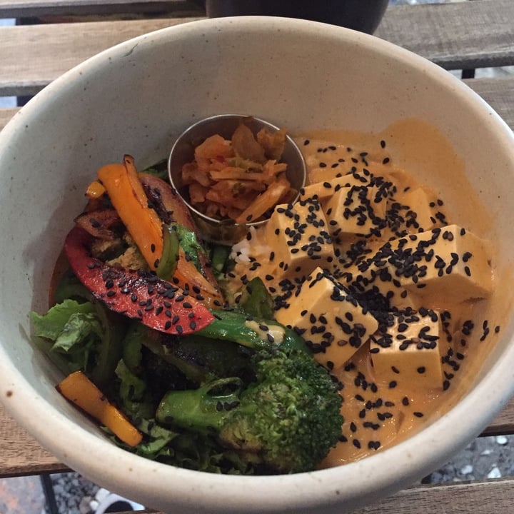 photo of Café Vegetal Bowl spicy peanut tofu shared by @zullybee on  12 Dec 2021 - review