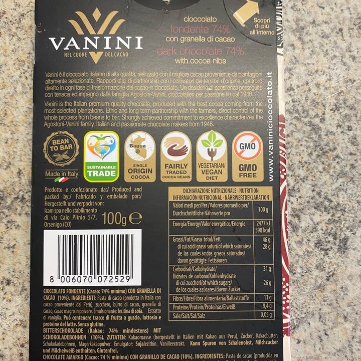 photo of Vanini Cioccolato fondente 74% con granella di cacao shared by @linda0597 on  16 Oct 2022 - review