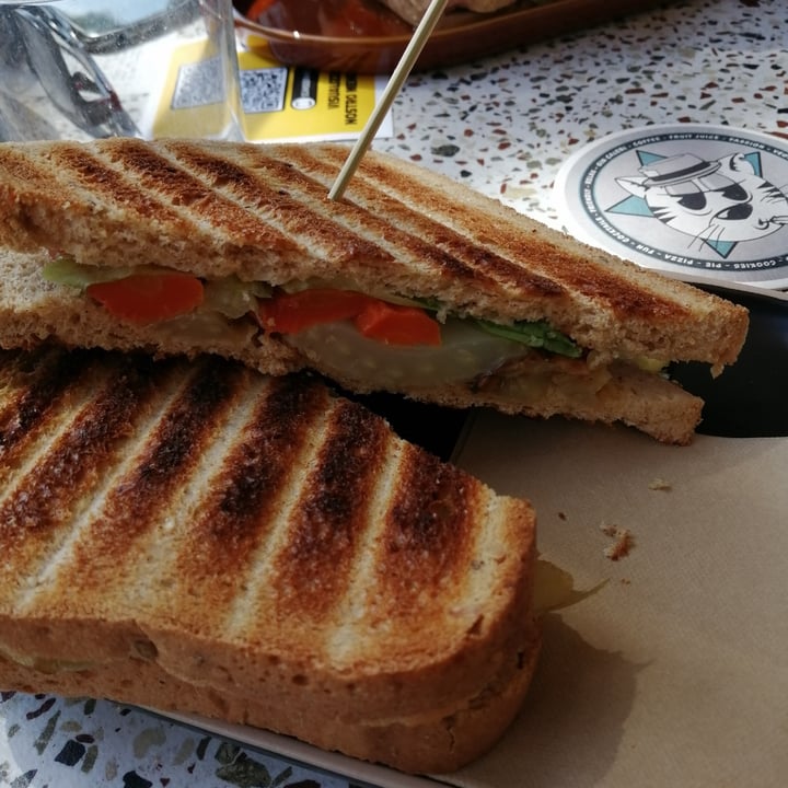 photo of Il Gattaccio Toast vegano shared by @jamaika on  18 Apr 2022 - review