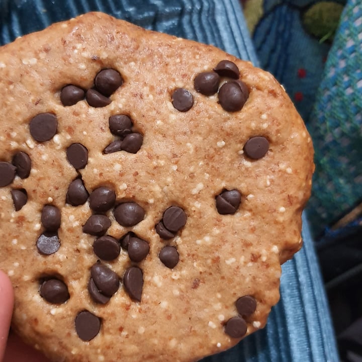 review photo of Funky Rabbit Galleta Choco-Chips shared by @adiirobles on 17 Nov 2020 - review