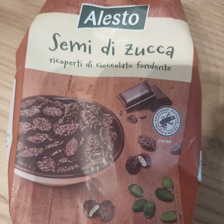 photo of Alesto semi di zucca ricoperti cioccolato fondente shared by @agnetrem on  10 Nov 2022 - review