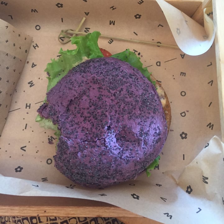 photo of Flower Burger Purple Cheesy shared by @anitacn on  06 Sep 2022 - review