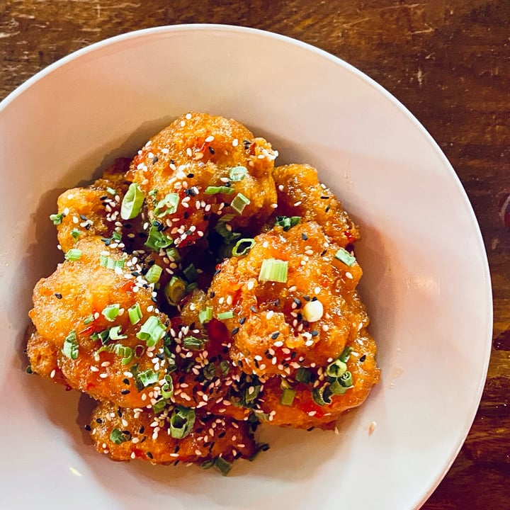 photo of Queens Bully Veganized Cauliflower Wings shared by @vikas on  07 Nov 2022 - review