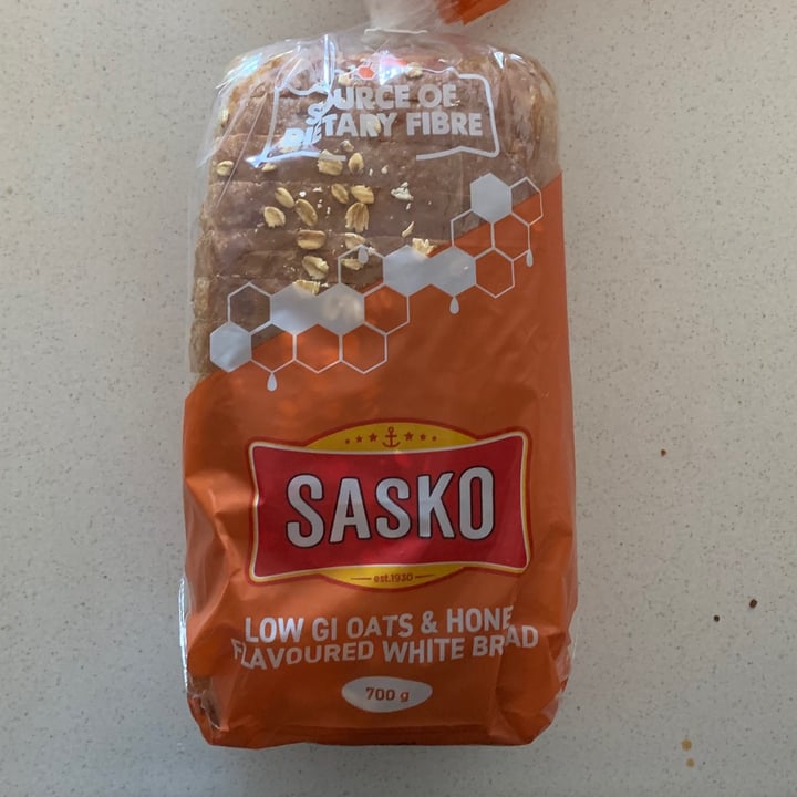 photo of Sasko Low GI Oat and Honey white bread shared by @theveganstudents on  09 Jul 2021 - review