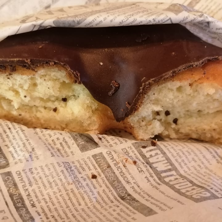photo of VegAmazing Doughnuts Donut de chocolate shared by @jessvv on  18 Nov 2020 - review