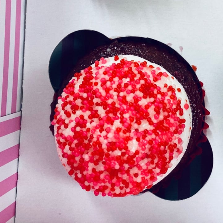 photo of Beatnic Red Velvet Cupcake shared by @veganfoodcrazy on  25 Sep 2020 - review