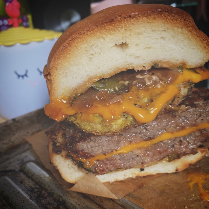photo of Love Handle  Double Cheese Burguer shared by @mags21 on  26 May 2020 - review