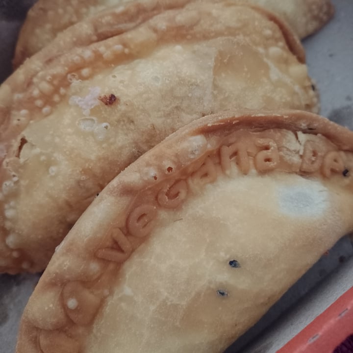 photo of Empanadas de 10 Empanada jamón y queso shared by @caiqui on  04 Jul 2021 - review
