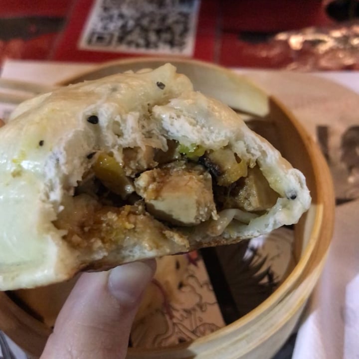 photo of KOI Beer & Dumplings - Lavalleja Bao vegano shared by @hipernova on  18 Dec 2021 - review