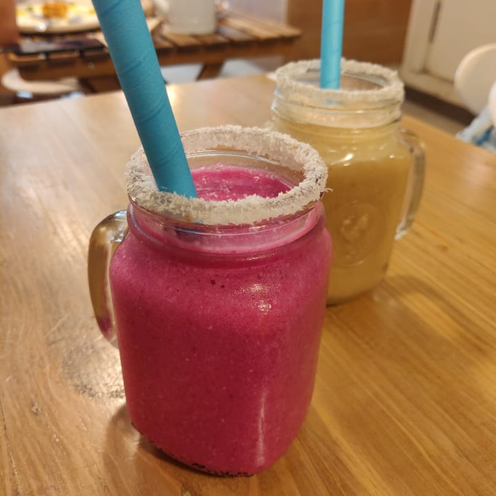 photo of Lilo Cafè pithaya smoothie shared by @mbasquens on  23 Aug 2022 - review