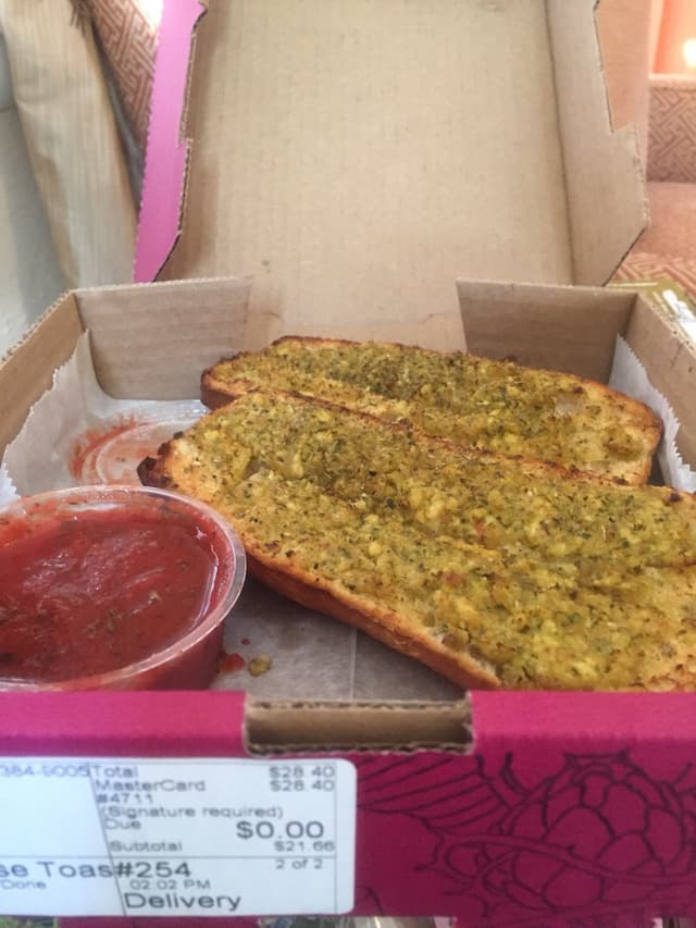菜肴“Garlic Cheese Toast”的照片