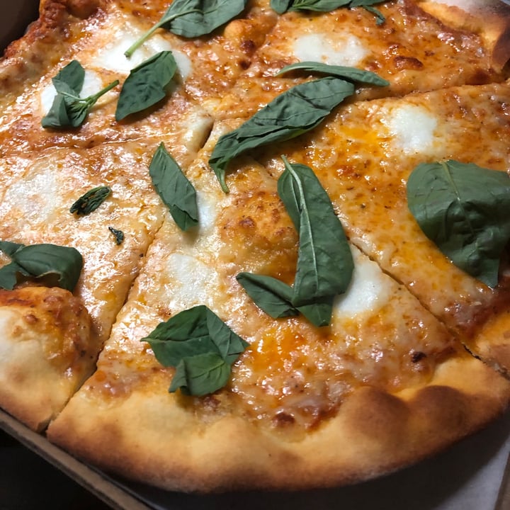 review photo of Restaurante Olivia Pizza Margherita shared by @melic16 on 14 Aug 2020 - review