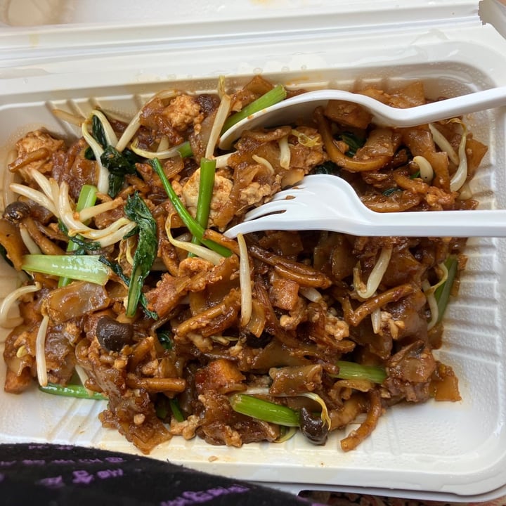 photo of Loving Hut Char Kway Teow shared by @fulfilling on  26 May 2022 - review