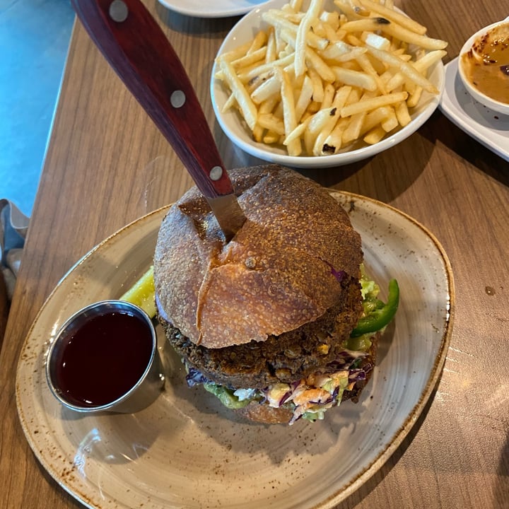 photo of AVO Cali Burger shared by @bekster63 on  10 Jul 2022 - review