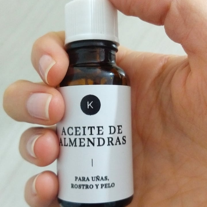 photo of Kamikaze Cosmetica Aceite de almendras shared by @veggietips on  15 Sep 2020 - review