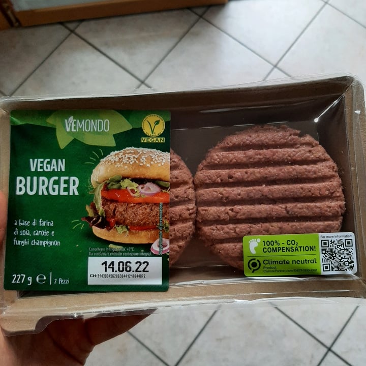 photo of Vemondo Vegan Burger shared by @annachiodo on  15 Jul 2022 - review