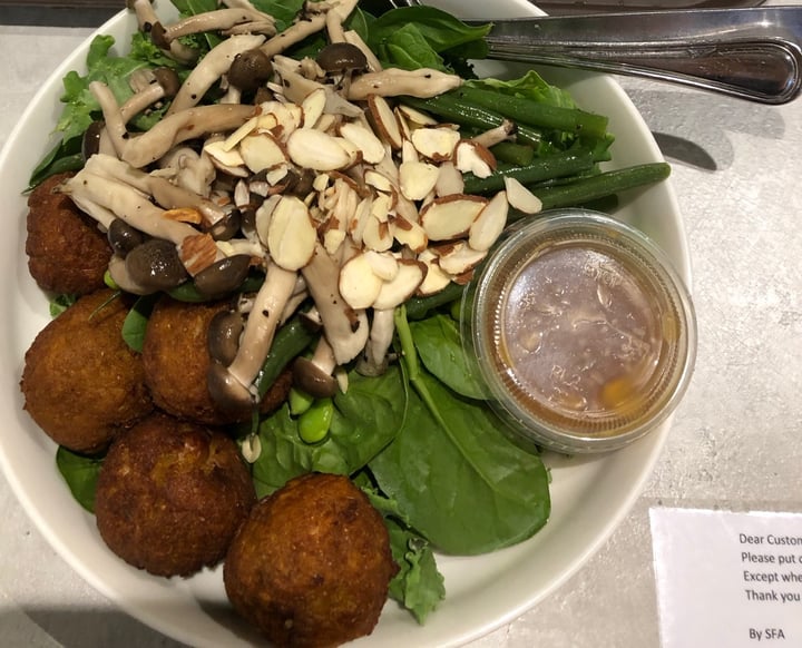 review photo of Toss & Turn Create Your Own Salad shared by @makthemak on 16 Sep 2020 - review