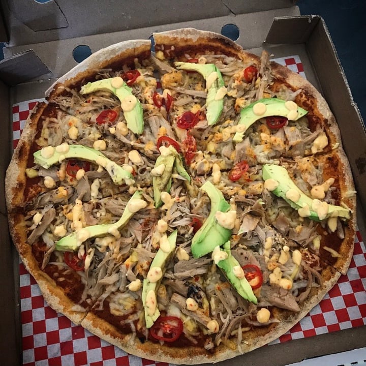 photo of Vegan Street Food ZA Chickless Mayo Pizza shared by @capetownvegan on  28 Nov 2020 - review