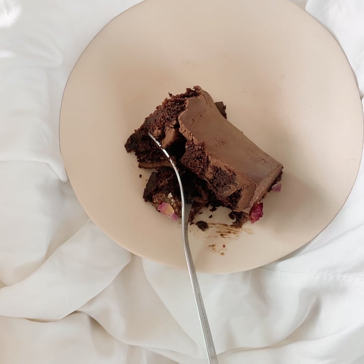 photo of Róa Midnight™ Grand Chocolate Cake shared by @lilykhin on  05 Jan 2021 - review