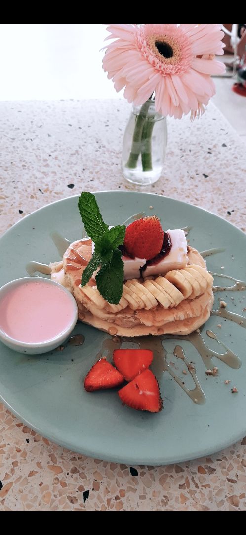 photo of KYND COMMUNITY Pancakes with Coconut Ice Cream shared by @plantsfeelthough on  03 Mar 2020 - review
