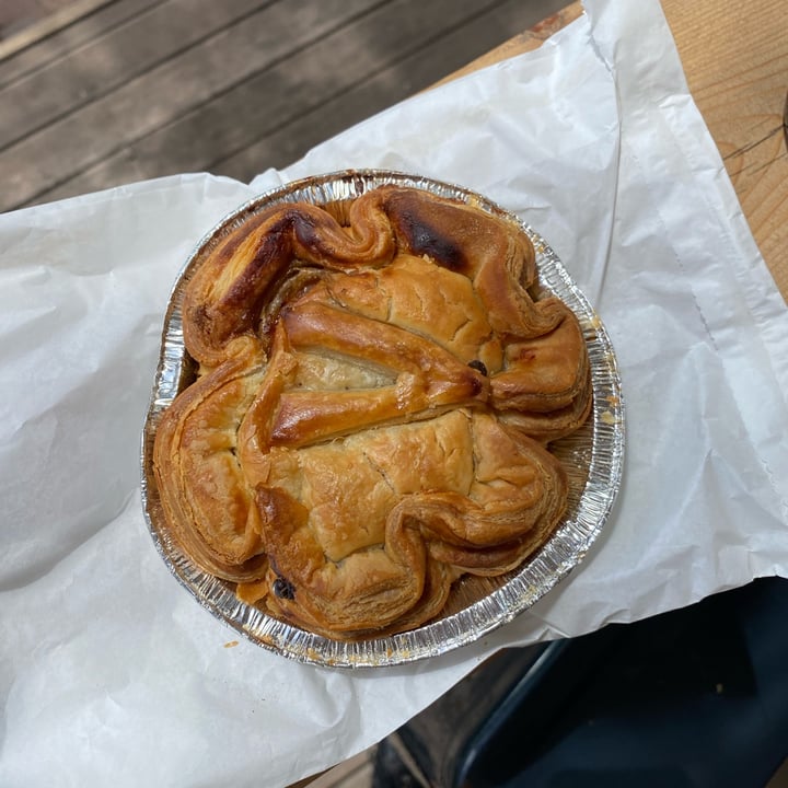 photo of Peregrine Farm Stall Vegan Lentil Cornish Pie shared by @cathcart on  22 Oct 2022 - review