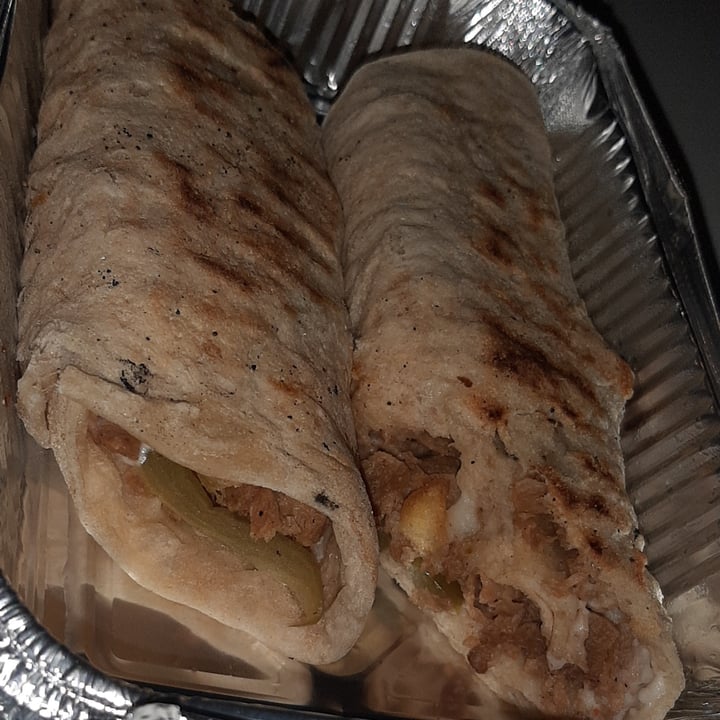 photo of Luna's Kitchen Beirut Chick’n shawarma shared by @elrayaxxx on  19 Sep 2021 - review