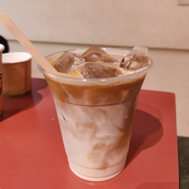 photo of Guerilla Coffee Iced oat Latte shared by @fourdollars on  02 Jun 2022 - review