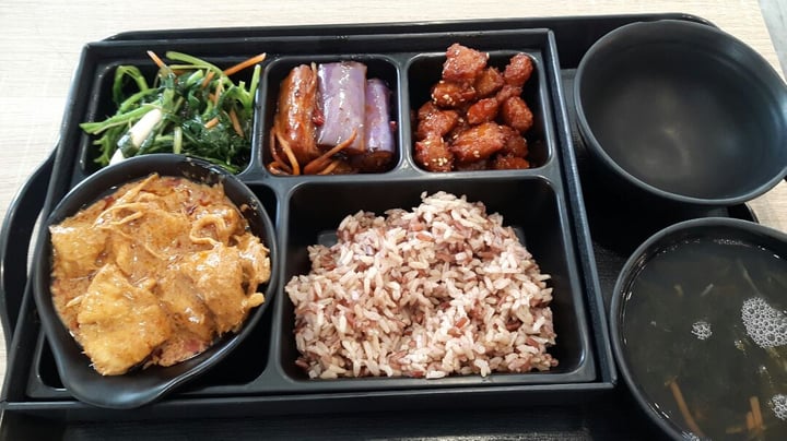 review photo of Greendot Vegetarian Bugis Junction Lion Mane Mushroom Rendang shared by @darkchocoholic on 06 Jan 2019 - review