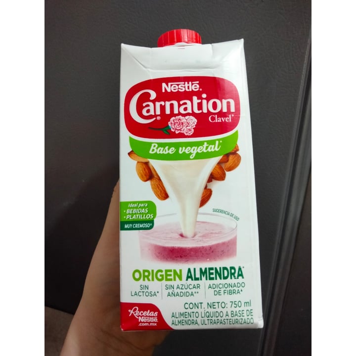 photo of Carnation Clavel base vegetal origen almendra shared by @karlazavala on  06 Oct 2022 - review