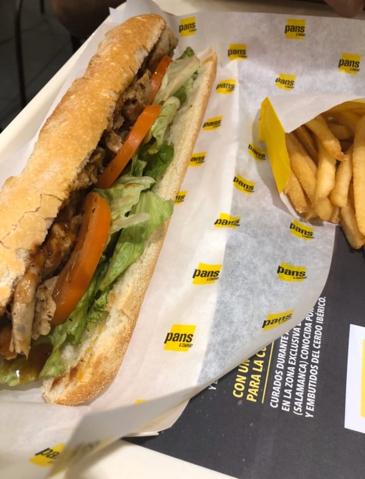 photo of Pans & Company Bocadillo Heura barbacoa shared by @veggiesmeetsheyla on  05 Jan 2020 - review