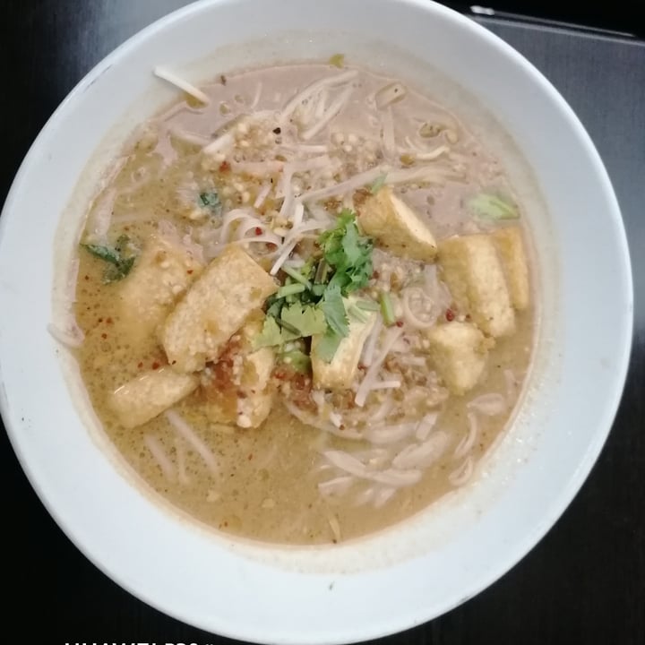 photo of Simply Asia - Benmore Gardens Thai Spice Ramen Noodles shared by @twohappyrescuemutts on  06 Feb 2021 - review