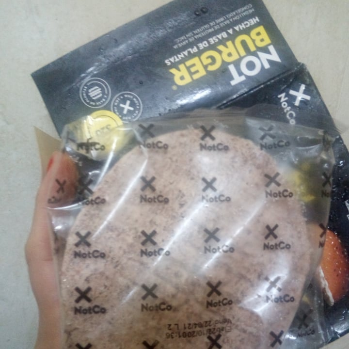 review photo of NotCo Not Burger shared by @andreitapobre on 14 Jan 2021 - review
