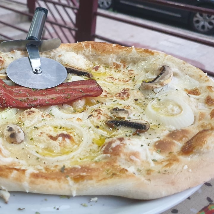 photo of MMVF pizza carbonara shared by @trebsig on  27 Jun 2022 - review