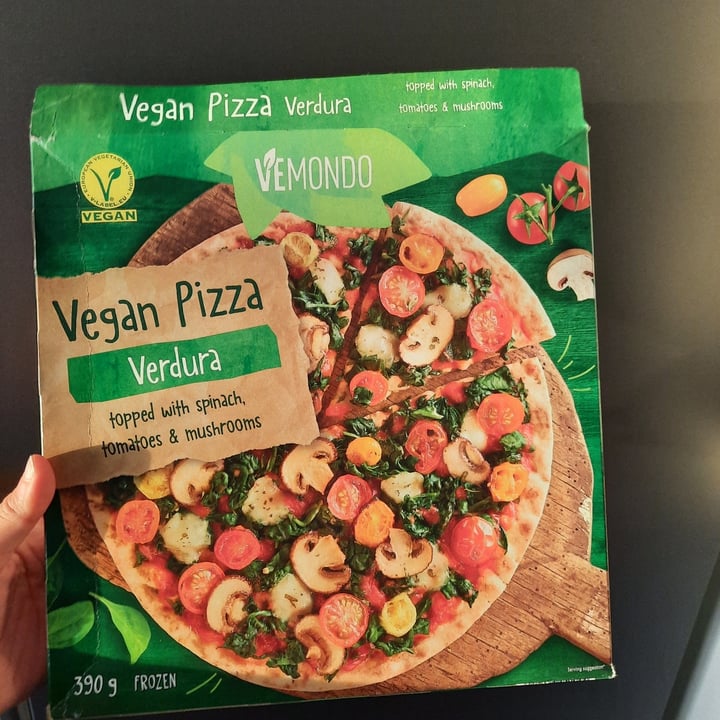 review photo of Vemondo Vegan Pizza Verdura with Spinach, Tomatoes & Mushrooms shared by @bealux on 10 Jun 2022 - review