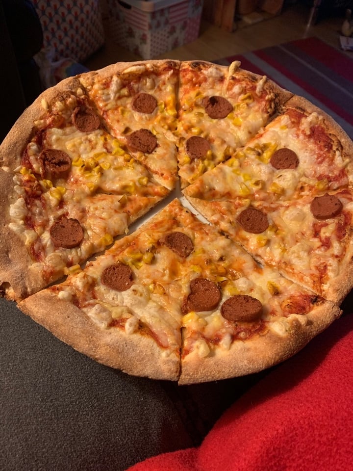 photo of Papa John's Pizza Vegan Sausage Pizza shared by @sophieannjd on  21 Mar 2020 - review