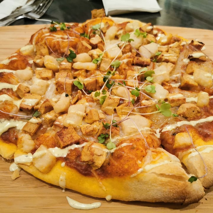 photo of The VHC Butter Chicken Pizza shared by @emberattack on  23 Oct 2020 - review