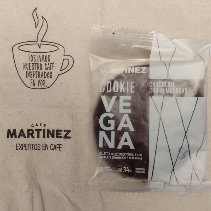 photo of Café Martínez cookie de chocolate con almendras shared by @alejandraglck on  09 Jan 2023 - review
