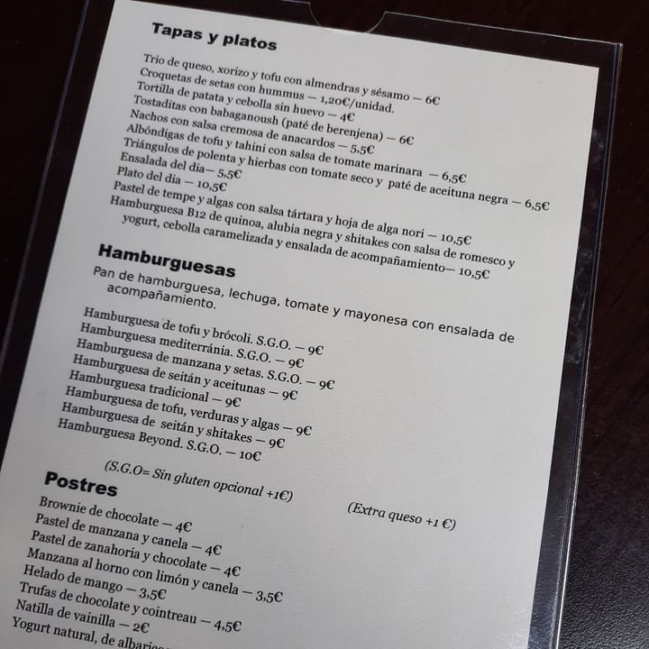 review photo of B-12 Restaurant Bar Vegà Croquetes Amb Hummus shared by @omilla on 20 Apr 2022 - review