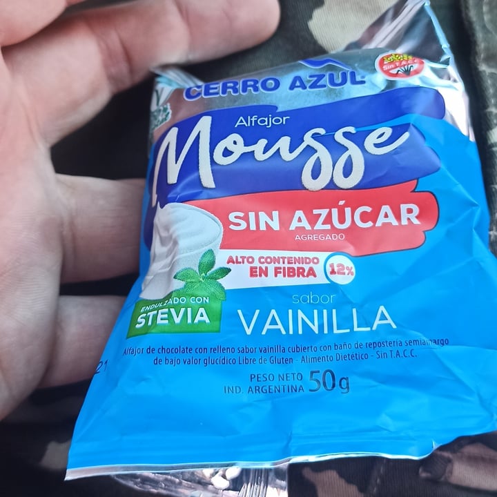 photo of Cerro Azul Alfajor Mousse de Vainilla shared by @emasanchez on  13 Mar 2021 - review