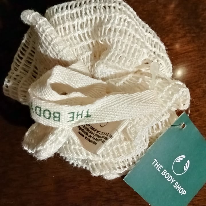 review photo of The Body Shop ramie estropajo shared by @jolieloveanimals on 12 Jun 2022 - review