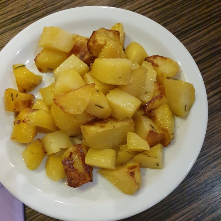photo of Veganda Patate al forno shared by @giulipimpiveg on  08 Mar 2022 - review