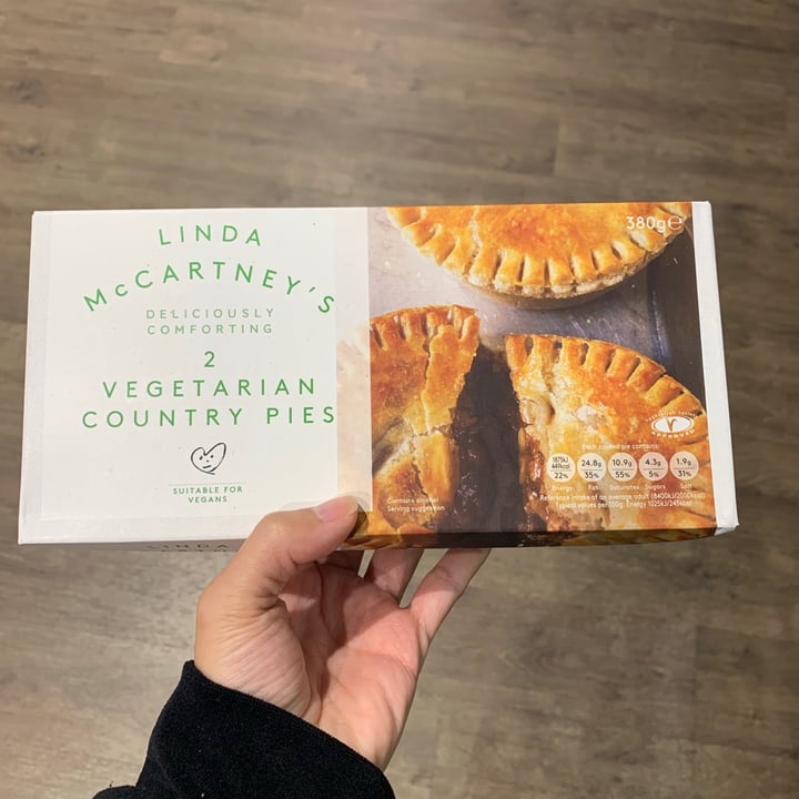 photo of Linda McCartney's 2 vegetarian Country pies shared by @lilinomada on  29 May 2021 - review