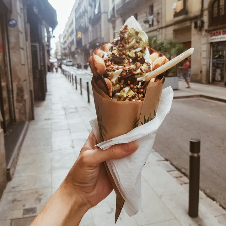 photo of The Cream Bcn Waffle de pistacho shared by @pattivegan on  19 Sep 2020 - review