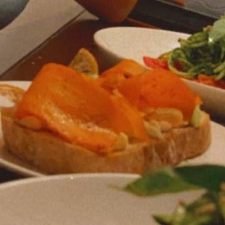 review photo of Interno TRE Crostini Semi integrale con carote affumicate limone ricotta vegetale Avocado E Aneto shared by @erikazannoni on 06 Aug 2021 - review
