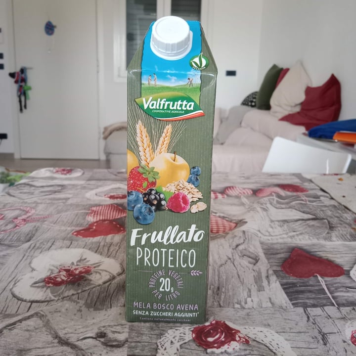 photo of Valfrutta Frullato Proteico Mela Bosco Avena shared by @elisacasadei on  16 Jun 2022 - review