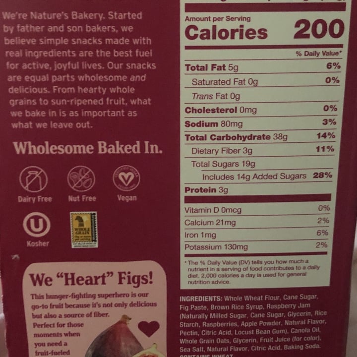 photo of Nature's Bakery raspberry fig bar shared by @savetheplantss on  18 Jul 2022 - review
