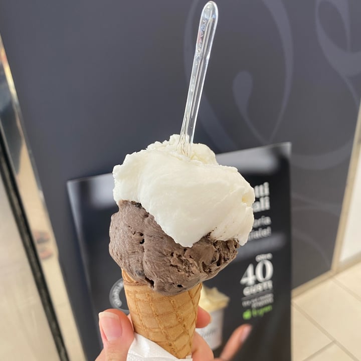 review photo of Menodiciotto Gelato Gusto Oreo shared by @veronicalulli on 28 Jun 2022 - review