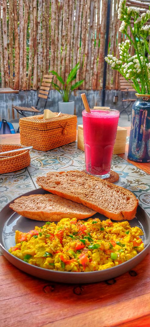 review photo of NOURISH eatery Pesto scrambled tofu on rye toast shared by @cindynguyen on 04 Apr 2020 - review