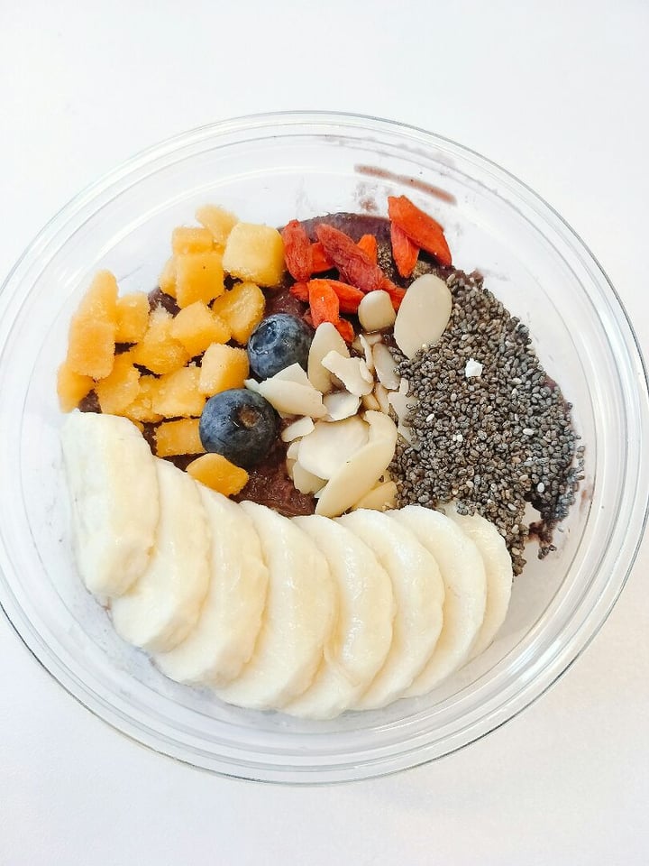review photo of Smoof Açaí Bowl shared by @lou on 30 Sep 2019 - review