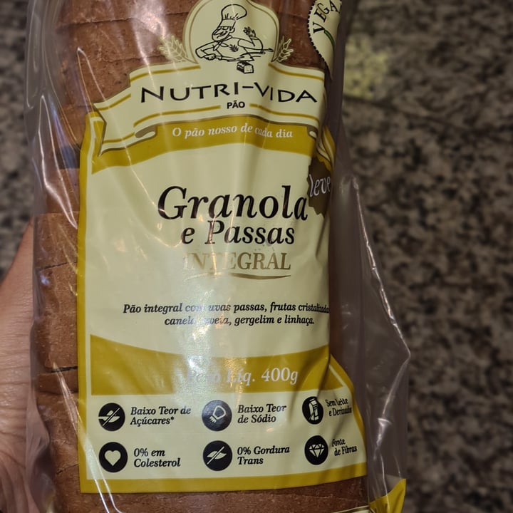 review photo of Nutri-Vida Pão De Forma Integral Granola E Passas shared by @juliafrascati on 07 May 2022 - review